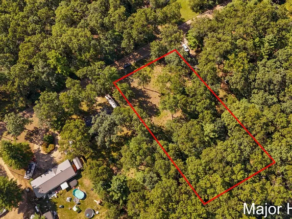 318 E Church Rd, Twin Lake, MI 49457