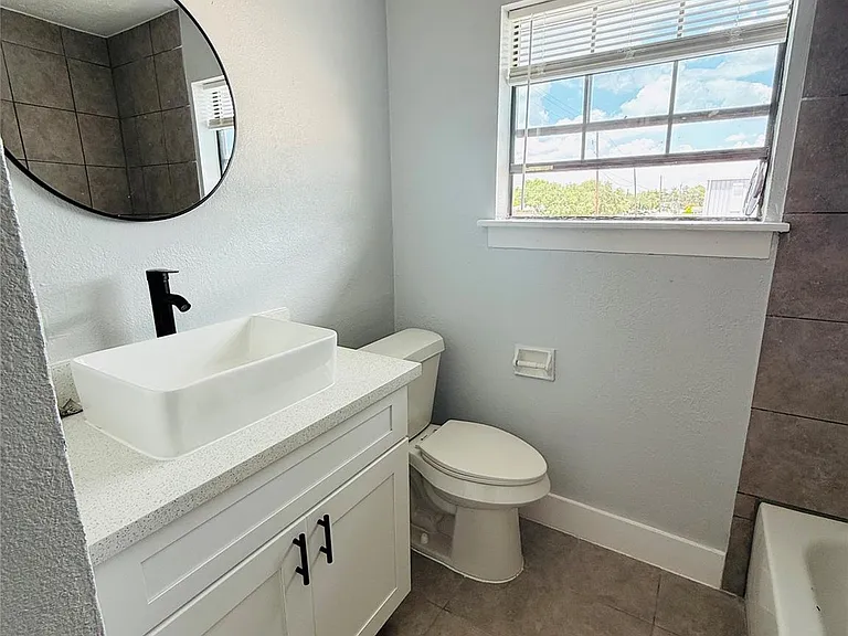 1125 Ann St #3 — Photo 4