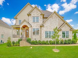 102 N Malayna Dr, Hendersonville, TN 37075