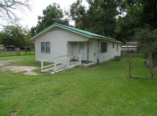 614 E Spruce St, Huntington, TX 75949