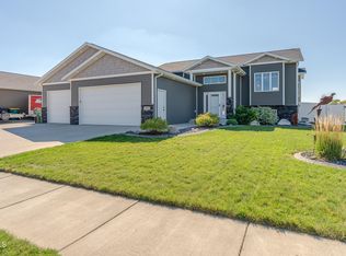 3902 Meridian Dr, Bismarck, ND 58504