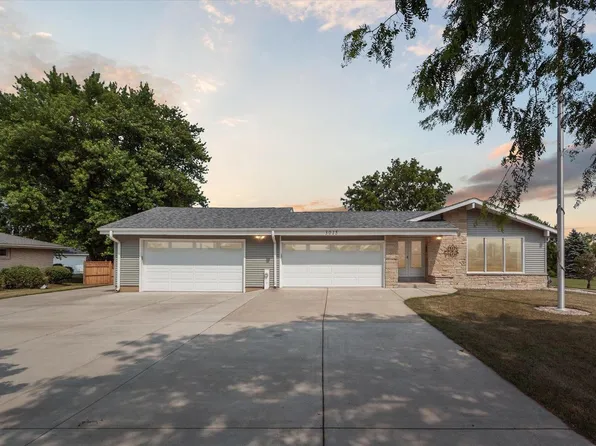 3015 Green Bay ROAD, Kenosha, WI 53144