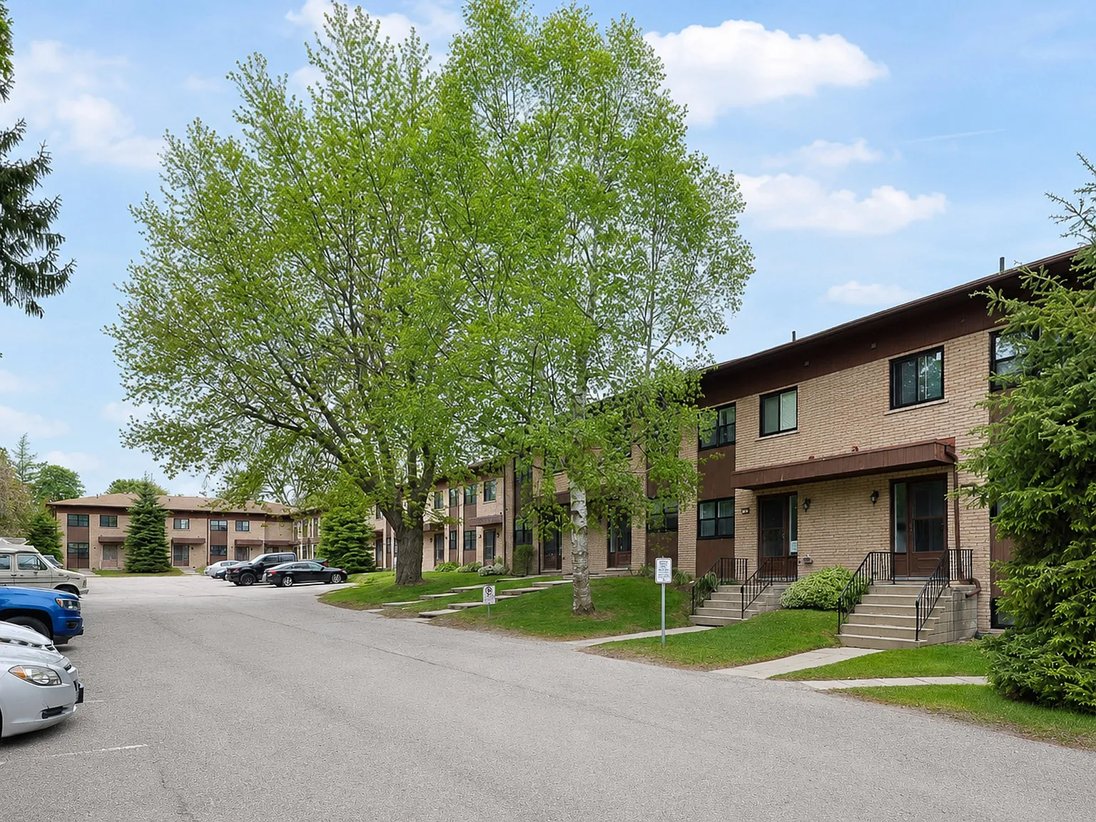 Liberty Court — Photo 1