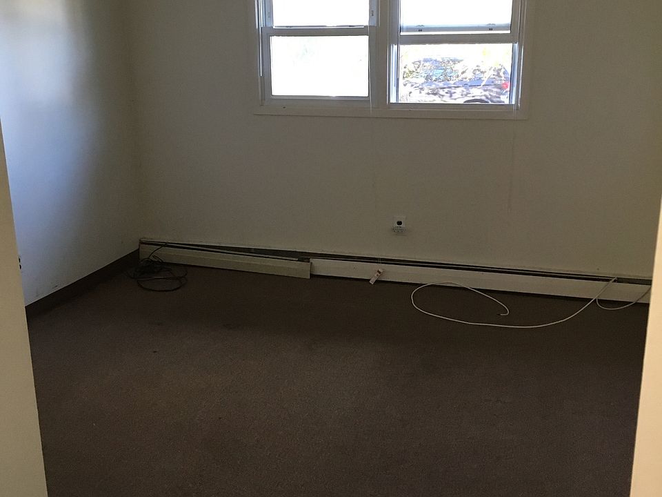 2nd image of 22 Kent Dr #Private