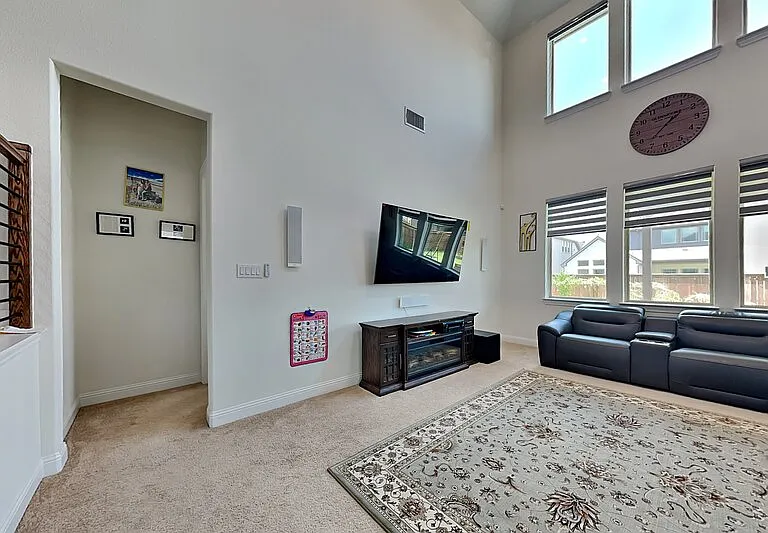 2931 Genevieve Ln — Photo 6