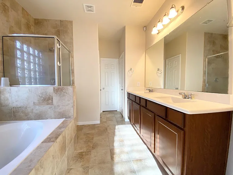 8922 Cedar Mound Ln — Photo 13