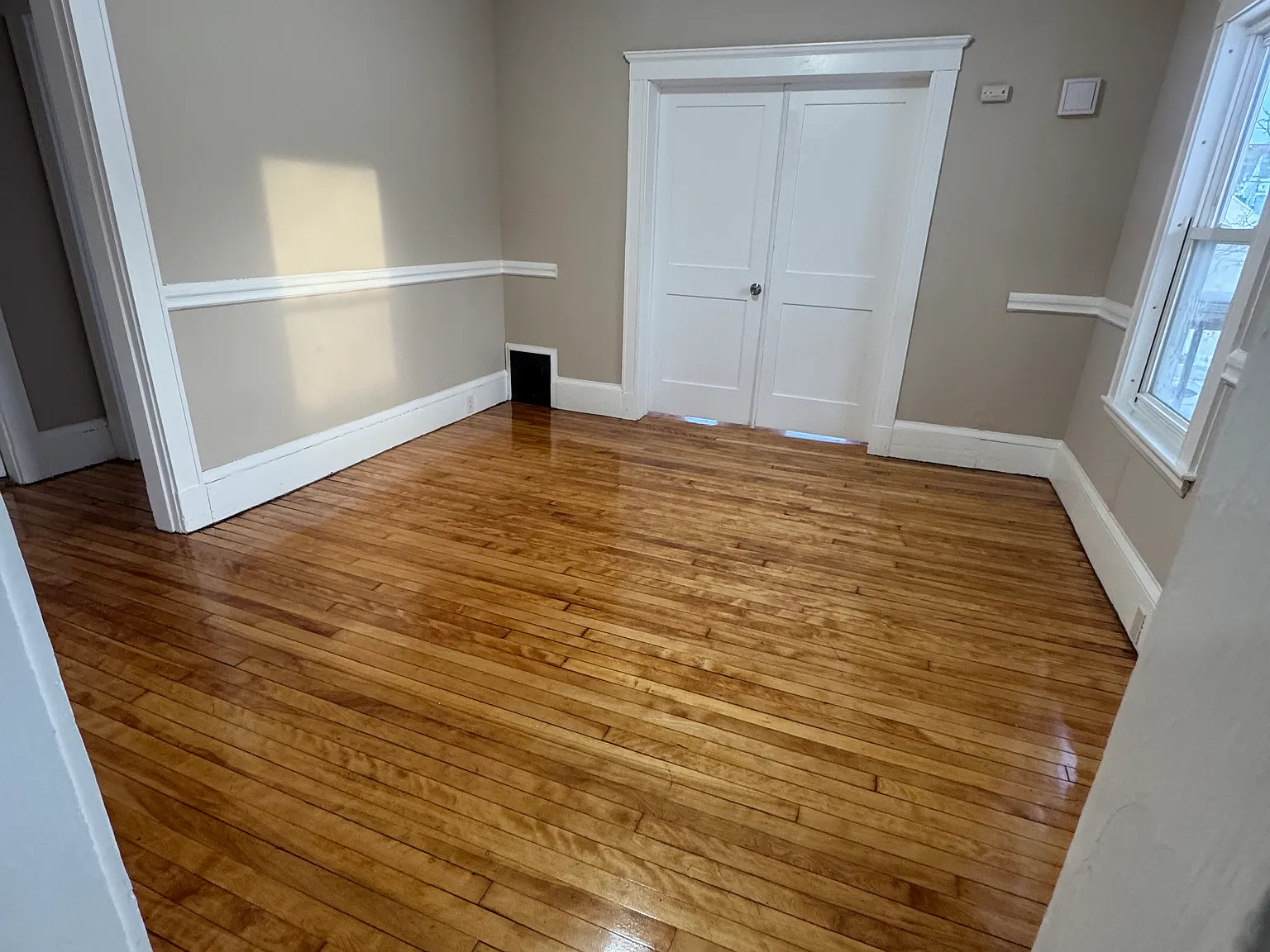 4 bed, $3,200 — Photo 2