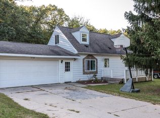 10788 Deerwood Dr SE, Lowell, MI 49331