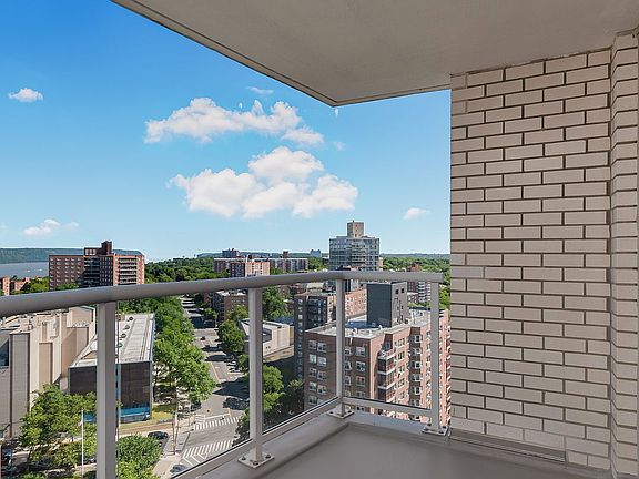 4th image of 3333 Henry Hudson Pkwy APT 21R