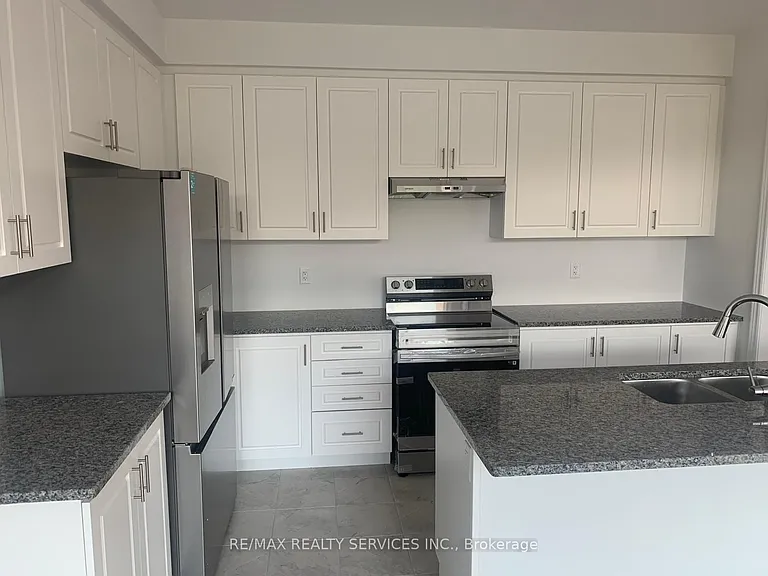 136 Thicketwood Ave — Photo 18