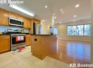 24 Gerry Rd #4, Chestnut Hill, MA 02467