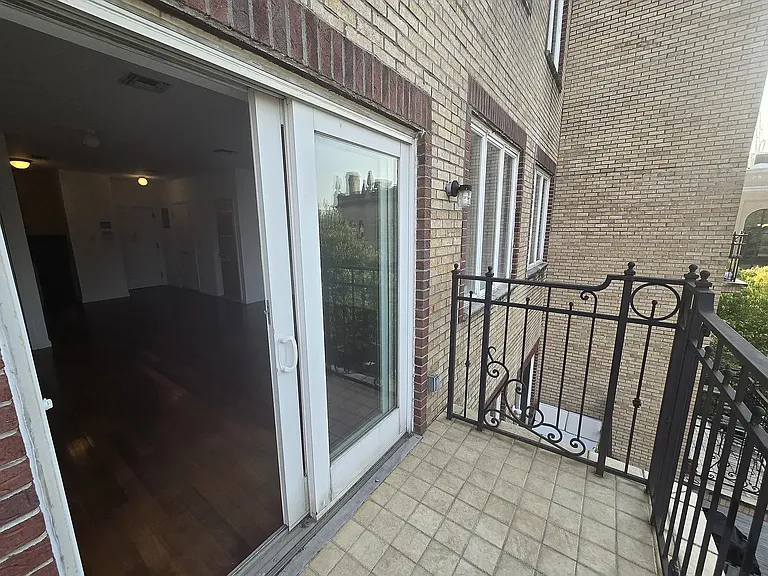 93 S 3rd St #5D — Photo 23