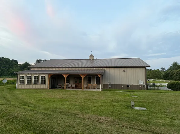 (undisclosed Address), Fletcher, NC 28732