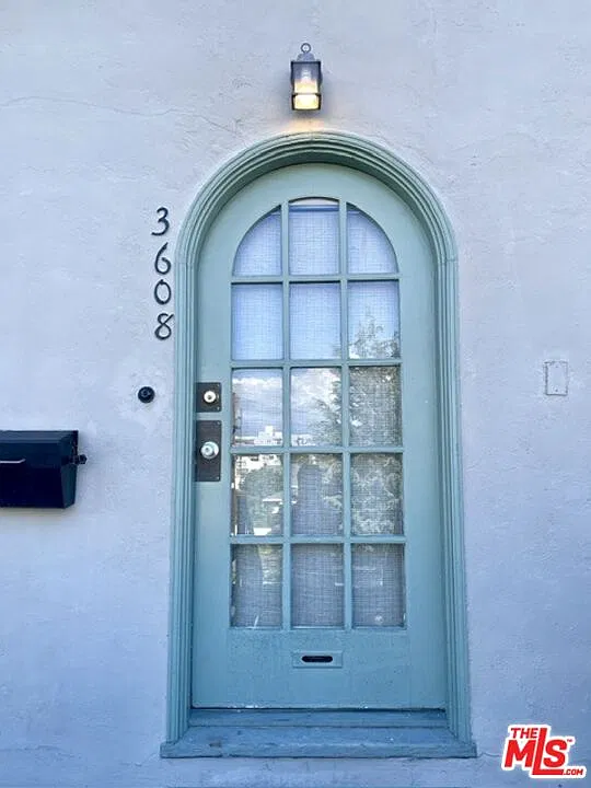 2 bed, 1.0 bath, 980 sqft, $3,200 — Photo 2