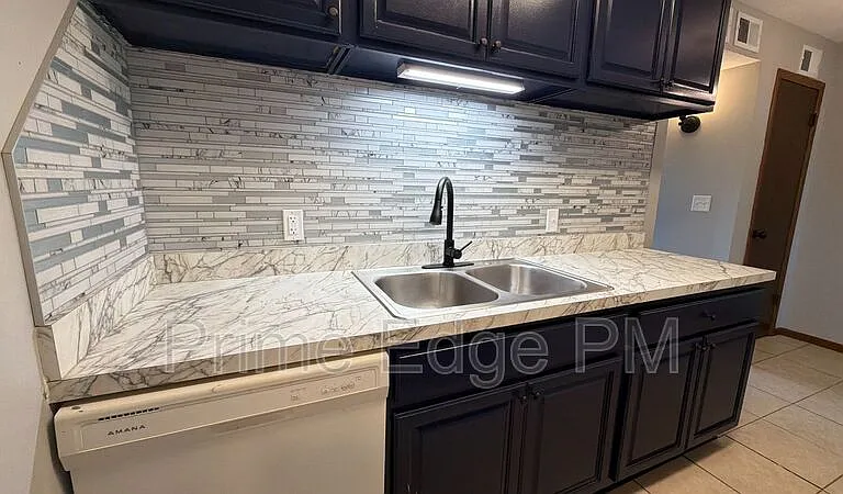 1109 N 28th St #12 — Photo 9