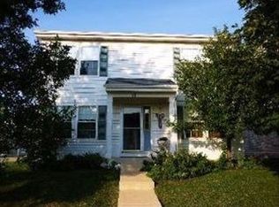 10 Primrose Ln, Oswego, IL