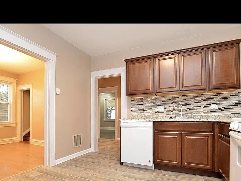 3619 Risch Ave — Photo 23