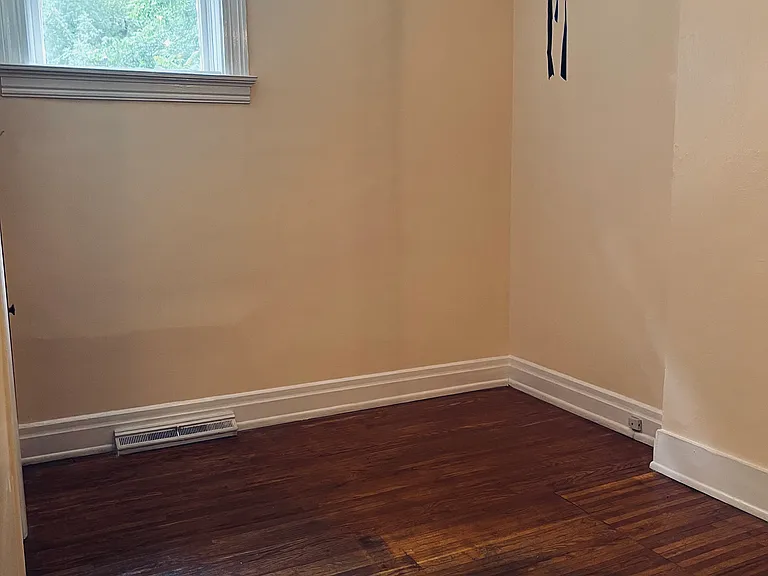 3747 Paxton Ave #1 — Photo 15