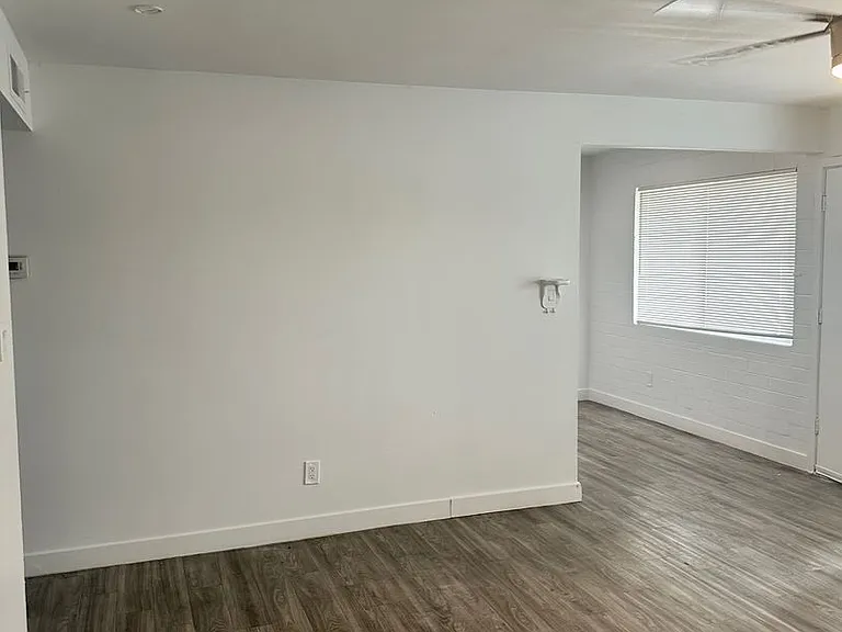 3219 E Earll Dr — Photo 17