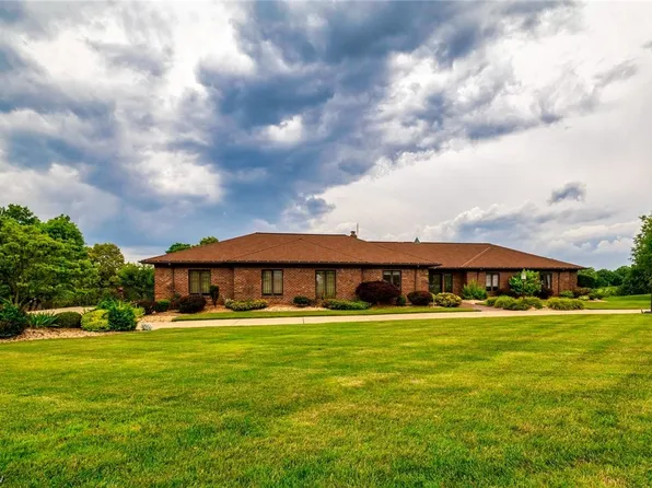 4525 Fairway Dr, Steubenville, OH 43953