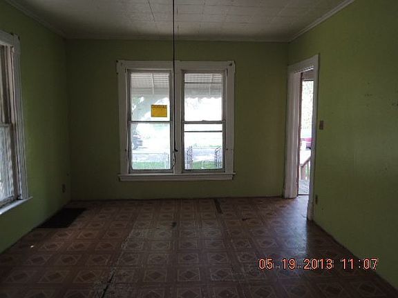 2nd image of 15 N 7th Ave