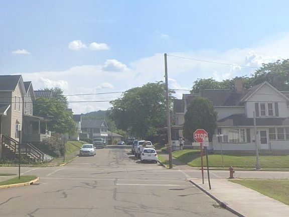 4th image of 205 McCrea Ave
