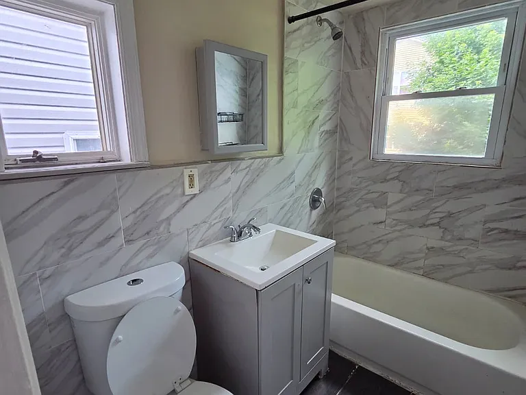 122 Marshall St #2 — Photo 11