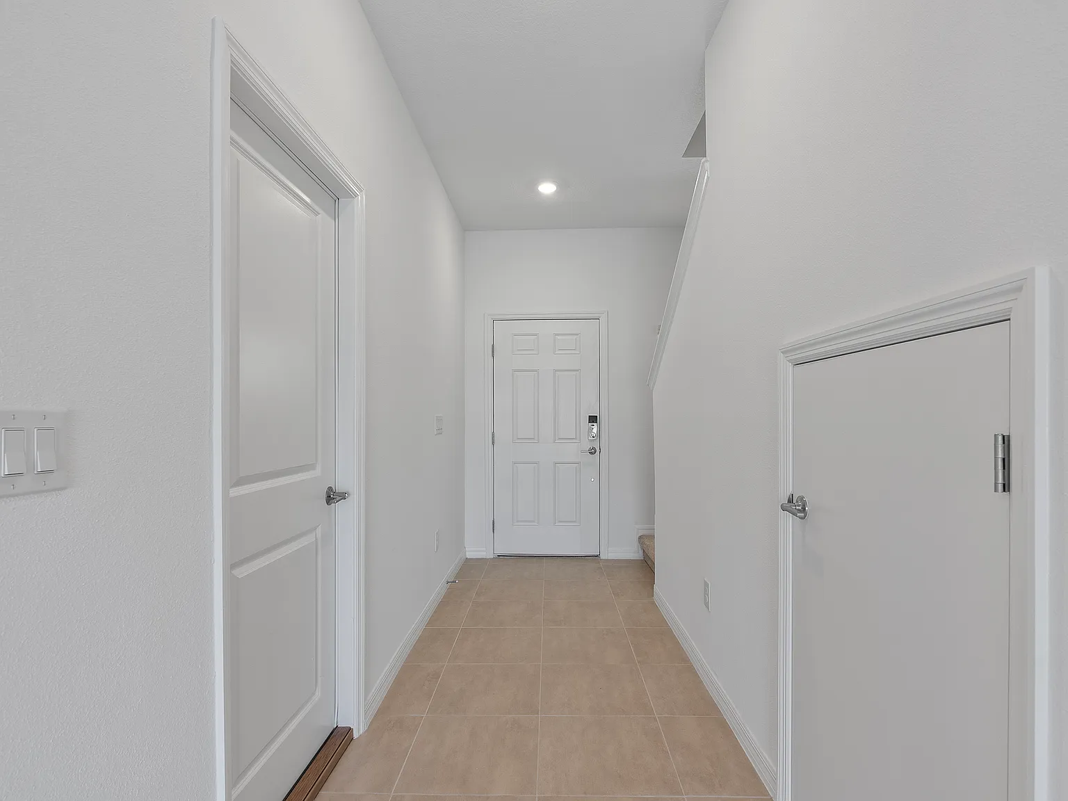 3 bed, 1373 sqft, $2,200 — Photo 2