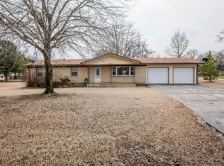 702 NE 12th St, Wagoner, OK 74467