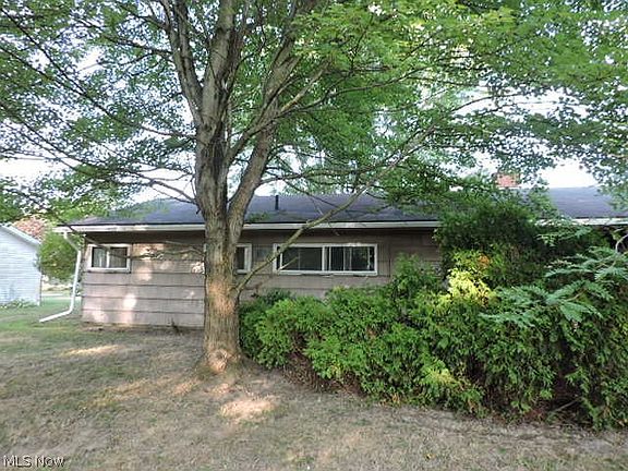 2nd image of 2443 Amberly Dr