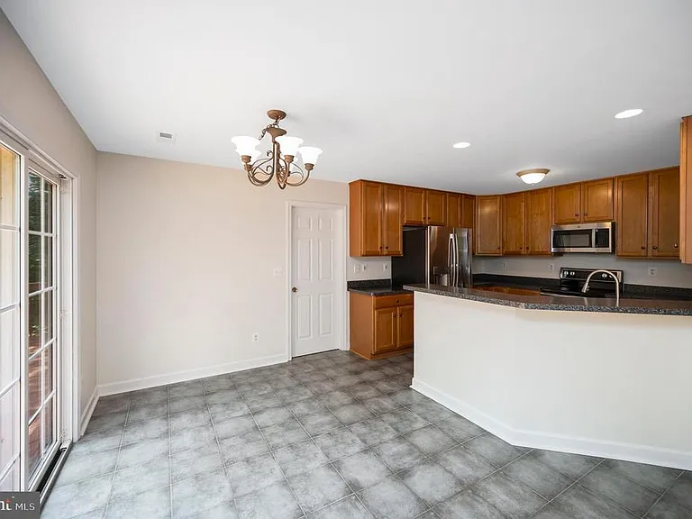 110 Parliament St — Photo 26