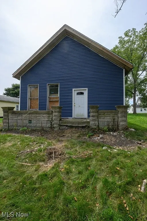 1319 Walnut Rd SE photo 1