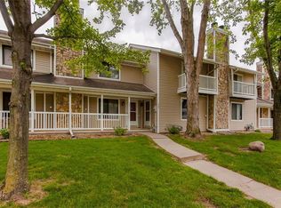 251 52nd St, West Des Moines, IA 50265