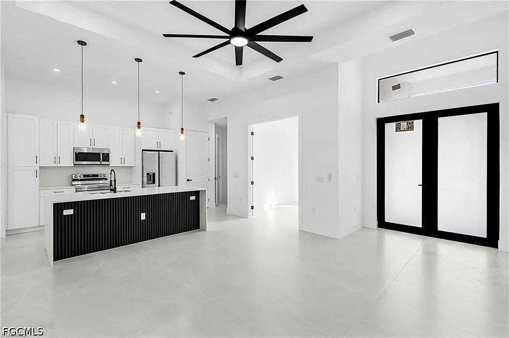 4 bed, 20.0 bath, 1600 sqft, $2,225 — Photo 4
