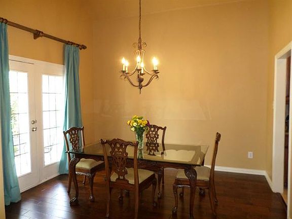 4th image of 2405 Greenbrook Dr