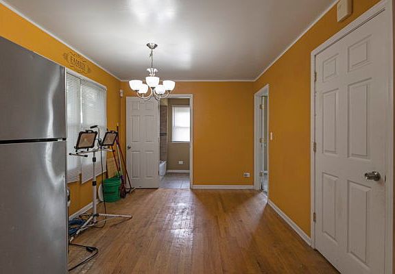 5th image of 14931 Hoyne Ave
