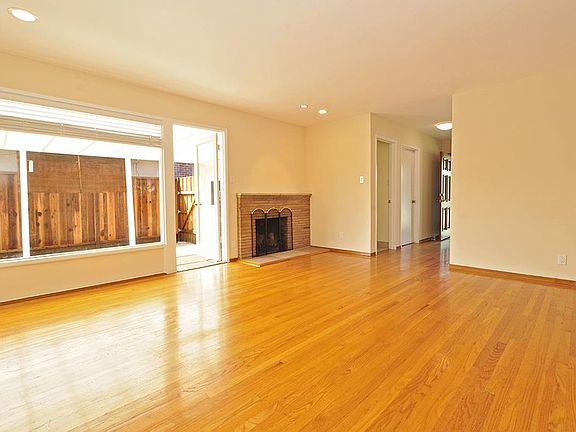 3rd image of 654 San Patricio Ave