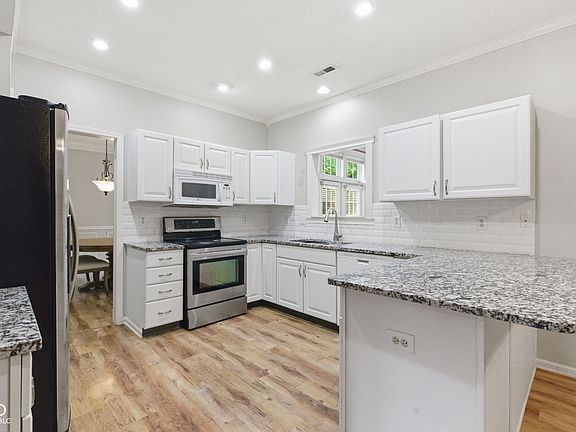 5th image of 11384 Songbird Ln