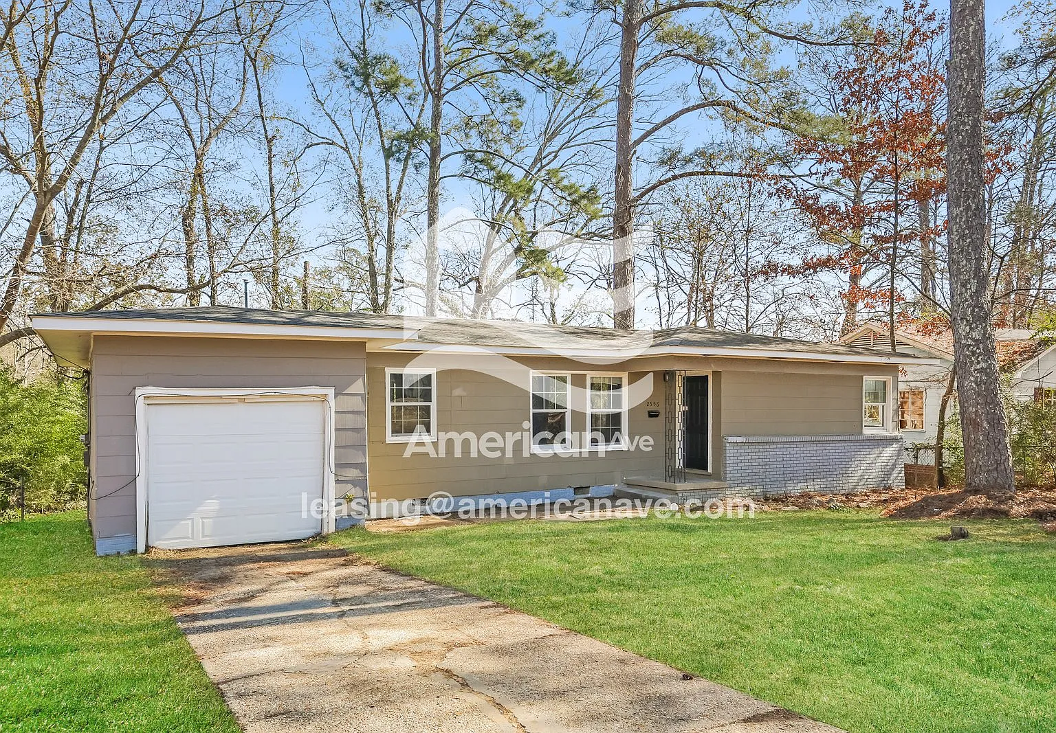 3 bed, 1.5 bath, 1201 sqft, $1,027 — Photo 2