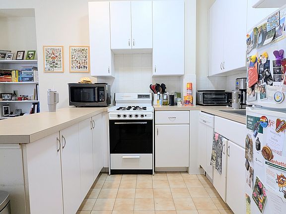 5th image of 313 Columbus Ave #4C