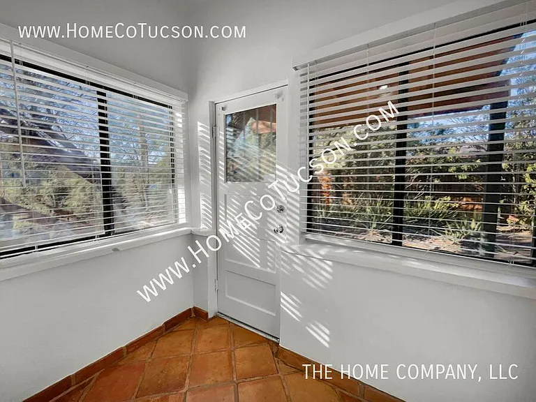 1509 E Blacklidge Dr #1 — Photo 17