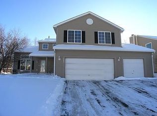 682 Chestnut Dr, Carol Stream, IL 60188