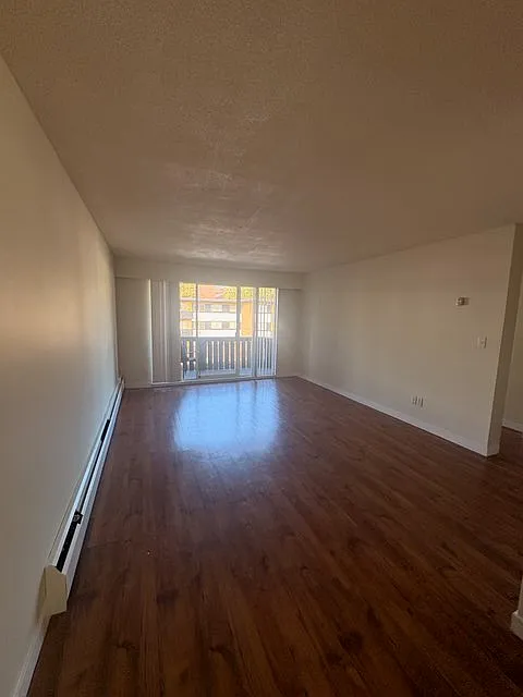 1 bed, 760 sqft, $2,200 — Photo 2