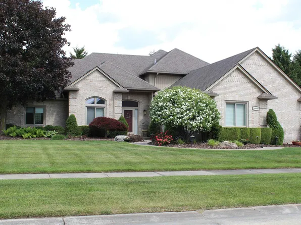 54640 Burlington Dr, Shelby Township, MI 48315