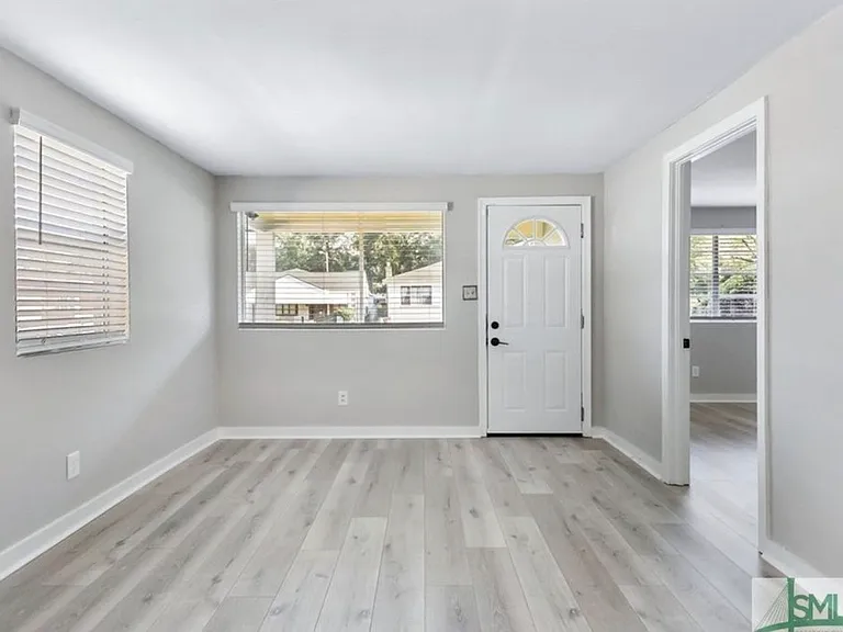 703 W 46th St — Photo 11