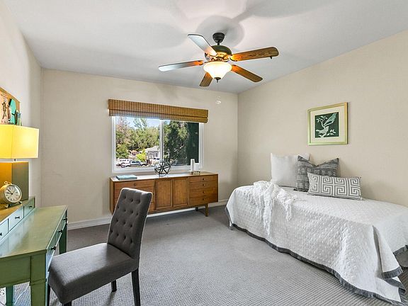 5th image of 609 Canada St APT H