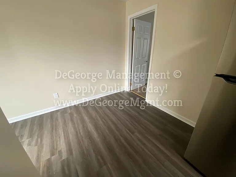 Burdick Estates Apartments — Photo 40