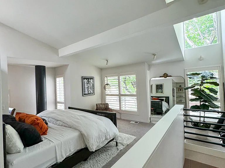 Upstairs loft bedroom