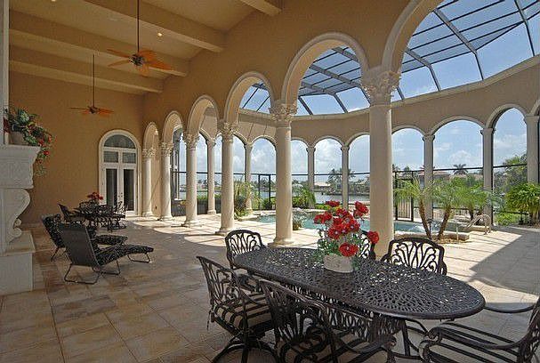 Magnificent Lanai Pool Area