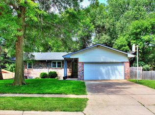 725 Smoky Hill Rd, Lincoln, NE 68520